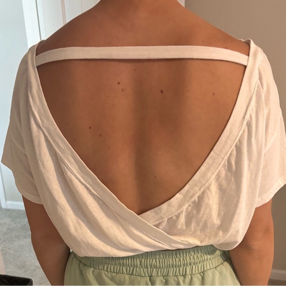White backless top - Picture 4 of 4